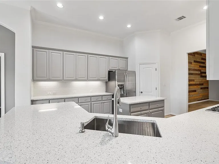 4708 Mont Blanc Dr — Photo 10