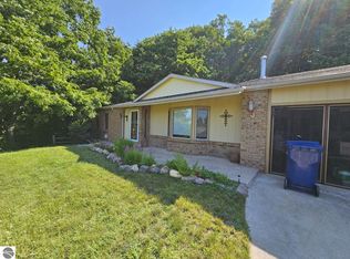 7123 S Whispering Hills Dr, Traverse City, MI 49684