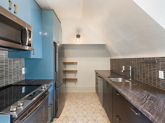 4th image of 1218 N Washington St APT 5