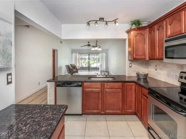 6324 Wedgewood Ter #C9, Tamarac, FL 33321