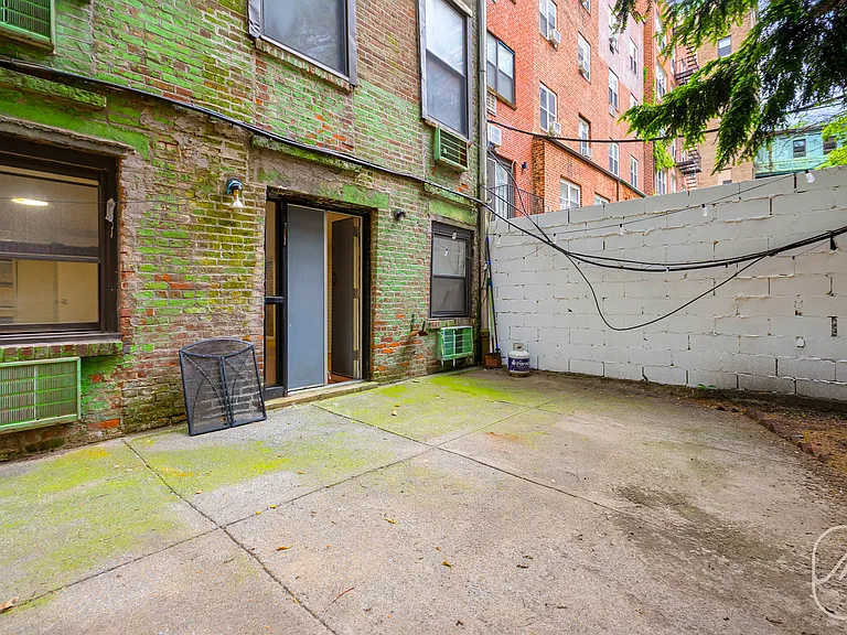 313 W 29th St #B — Photo 16