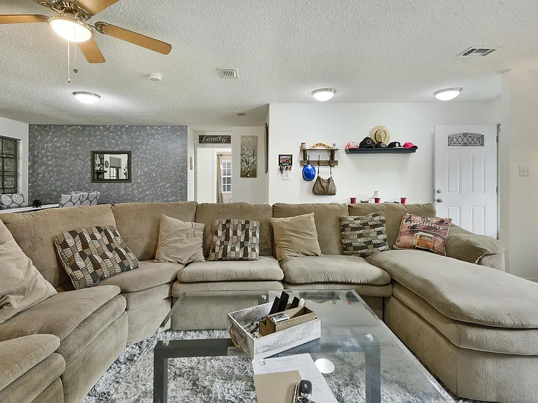 3617 Ridgecrest Dr — Photo 4