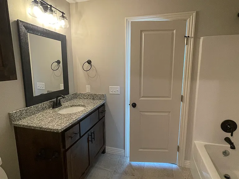 1042 Sheldon Dr #D — Photo 10