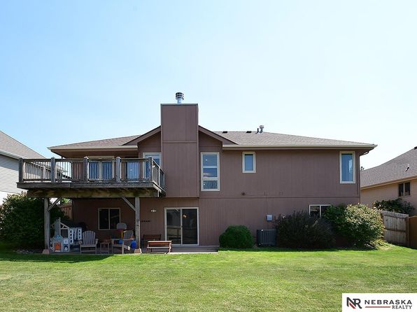 21824 Plum Creek Dr, Gretna, NE 68028