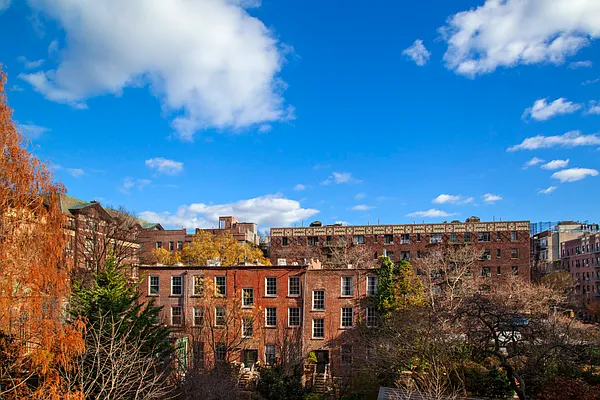 Sold by Compass | media 26