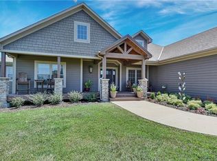 35401 Hedge Ln, Paola, KS 66071