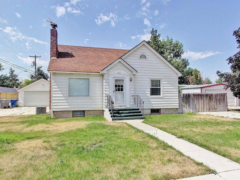 1st image of 1711 5th St S