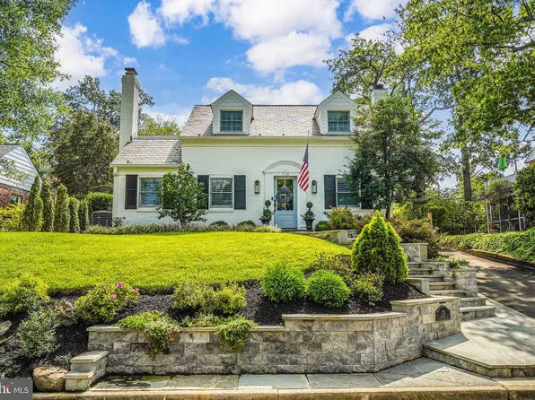 710 N Overlook Dr, Alexandria, VA 22305