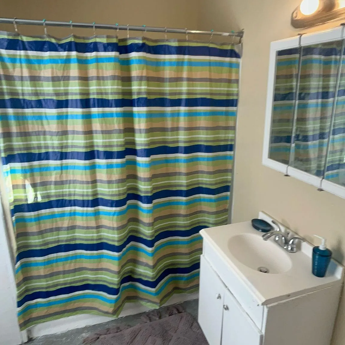 3 bed, 1200 sqft, $1,200 — Photo 4