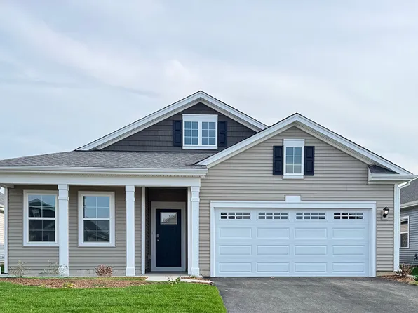 777 Plateau Dr, Pingree Grove, IL 60140