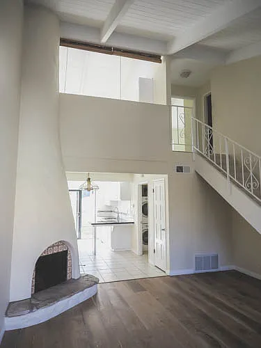 1942 N Jameson Ln #D — Photo 10