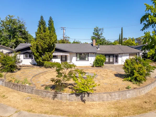 3400 Panorama Dr, Redding, CA 96003
