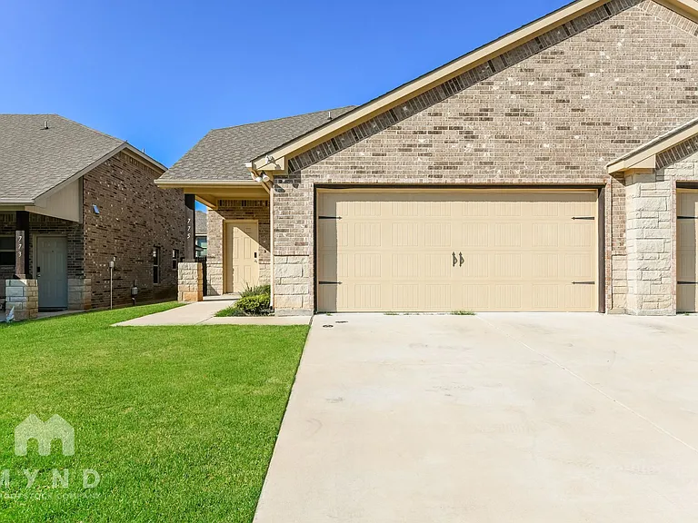 775 Rolling Terrace Cir — Photo 3