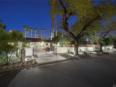 250 W San Carlos Rd, Palm Springs, CA, 92262