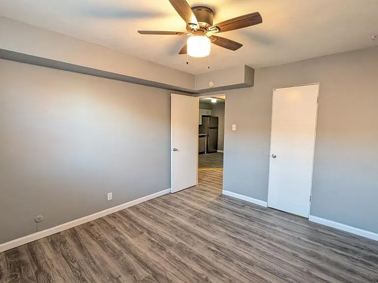 7230 Southwest Ave #9 — Photo 15