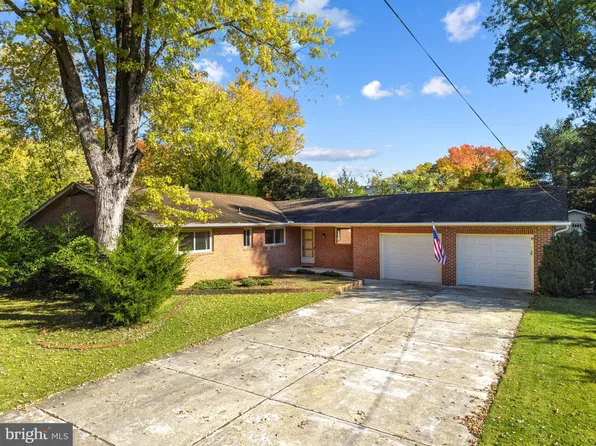 1207 Cotswold Ln, Mount Laurel, NJ 08034