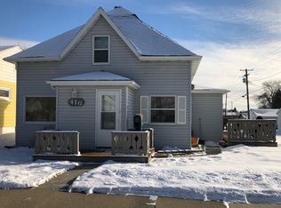305 4th St, Trenton, ND 58853
