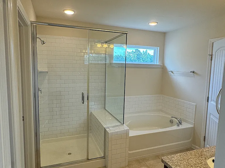 925 Lemster Ln — Photo 60