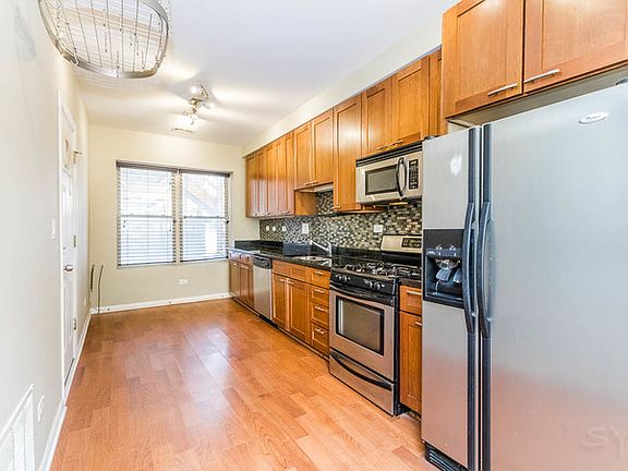 3rd image of 4700 N Monticello Ave #104