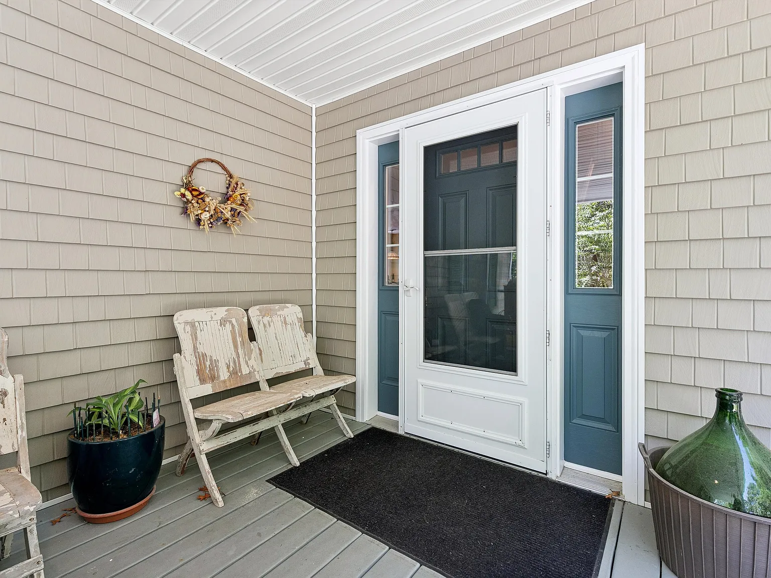 Charming Cutchogue Cape Available for Off-Season Monthly Rental — Photo 2