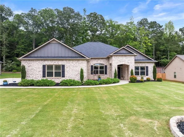 190 River Glen Dr, Jefferson, GA 30549