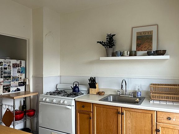 5th image of 100 5th Ave #8