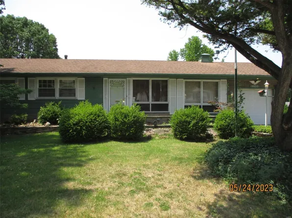 9833 Gloucester Dr, Saint Louis, MO 63137