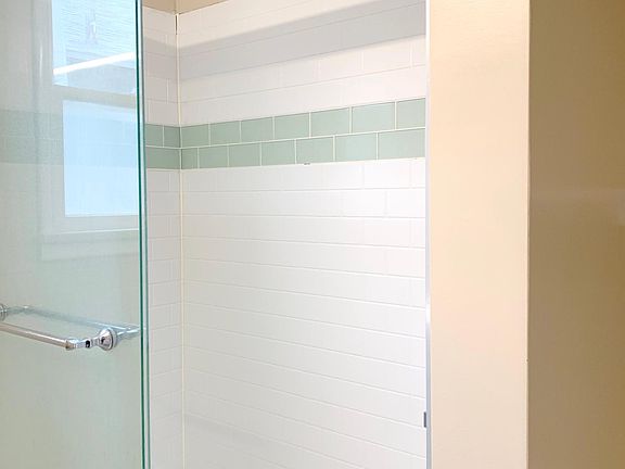 5th image of 13461 Burbank Blvd #61