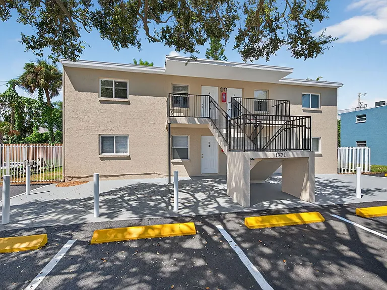 1771 Russell St S #3 — Photo 4