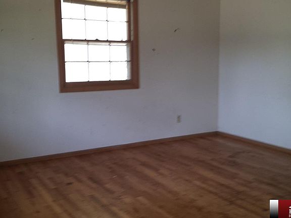 3rd image of 9458 Binney St