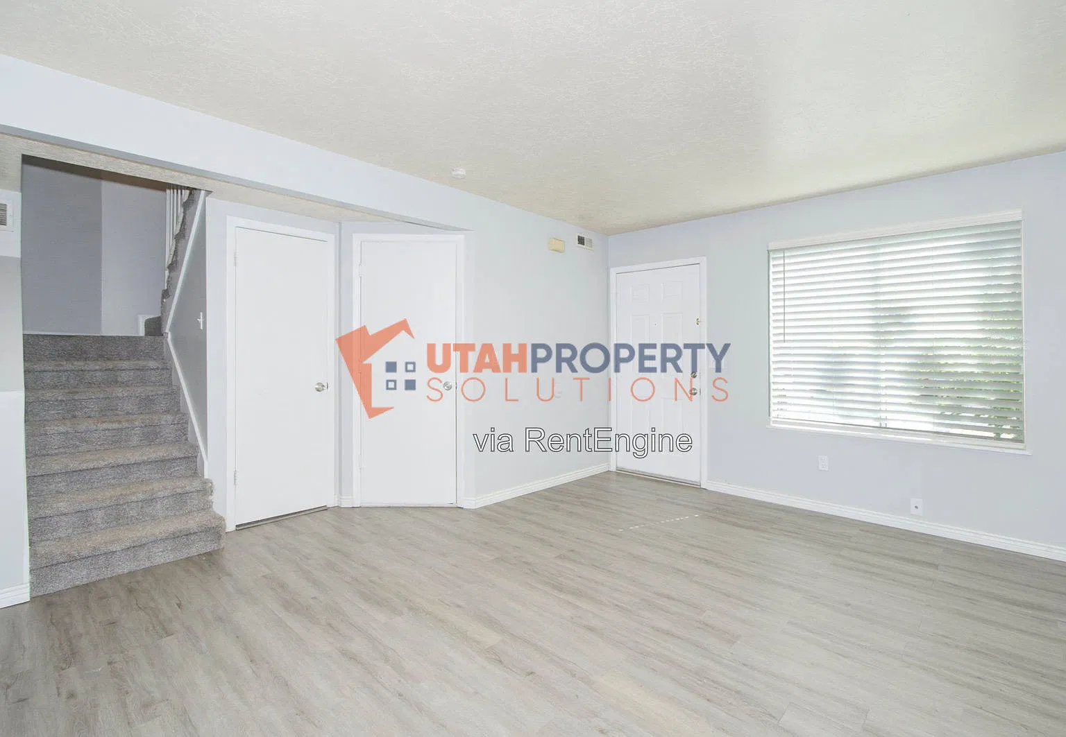 3 bed, 1.5 bath, 1098 sqft, $2,145 — Photo 4