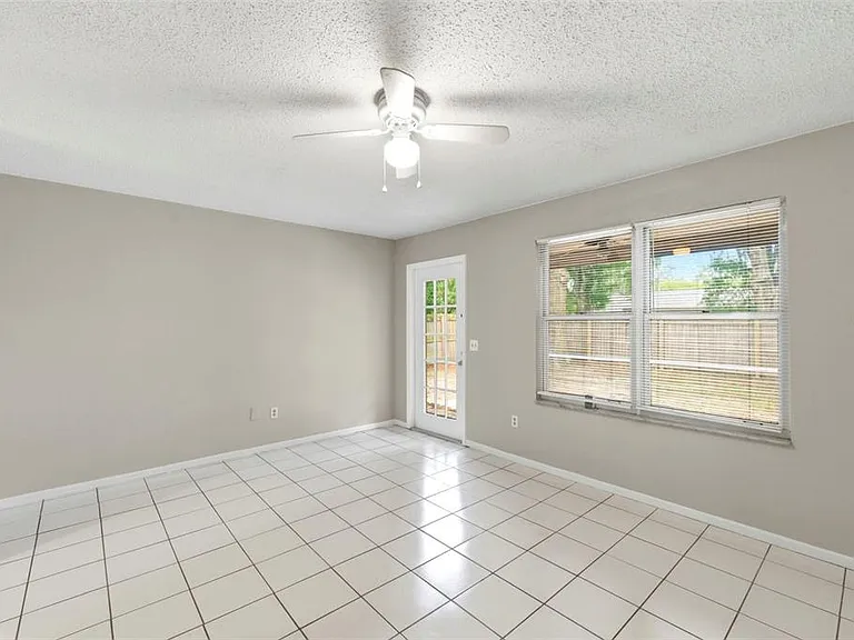 8124 Omaha Cir — Photo 19