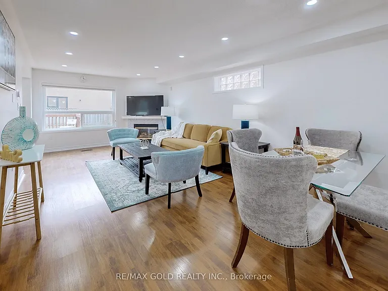 4 Treepark St — Photo 4