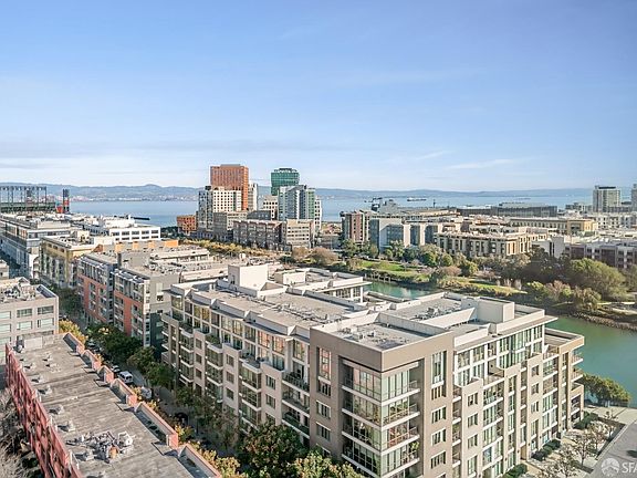 4th image of 300 Berry St Unit 1505