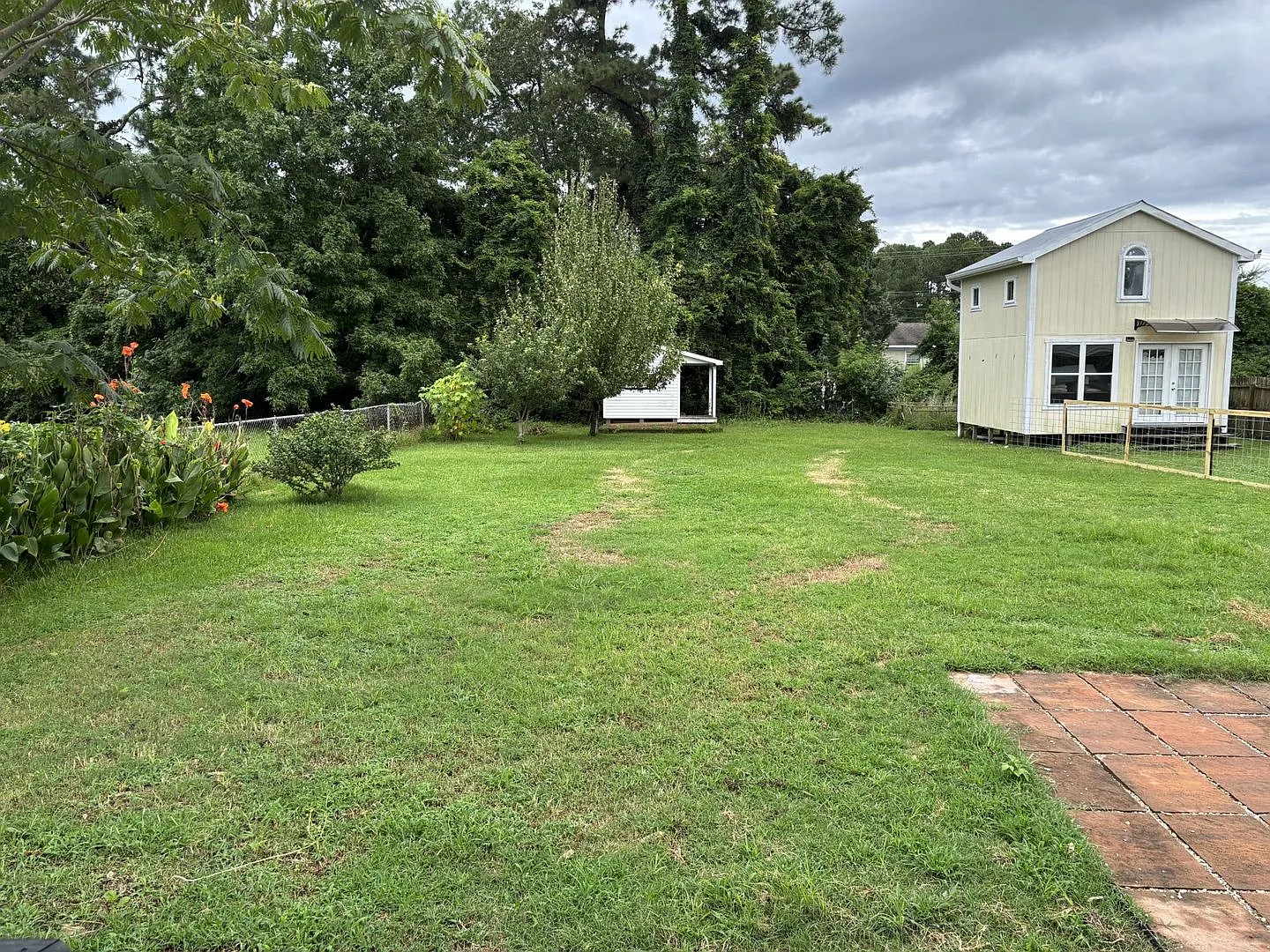 Updated 2 bedroom with Bonus room home in Beaufort — Photo 3