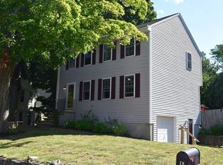 18 Prospect St, Amesbury, MA 01913