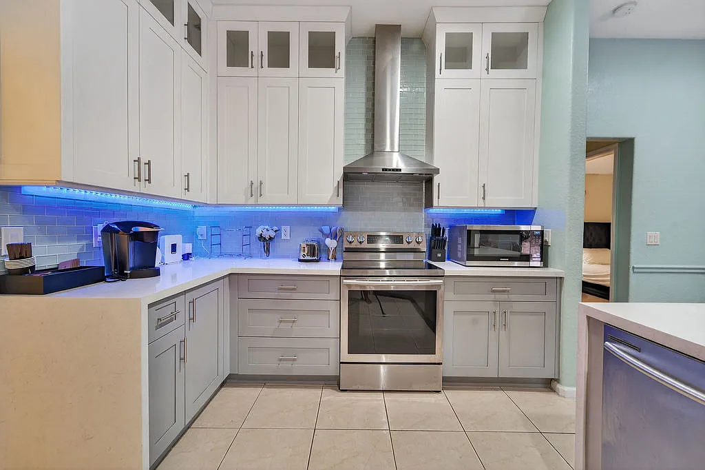 4 bed, 2292 sqft, $7,000 — Photo 1