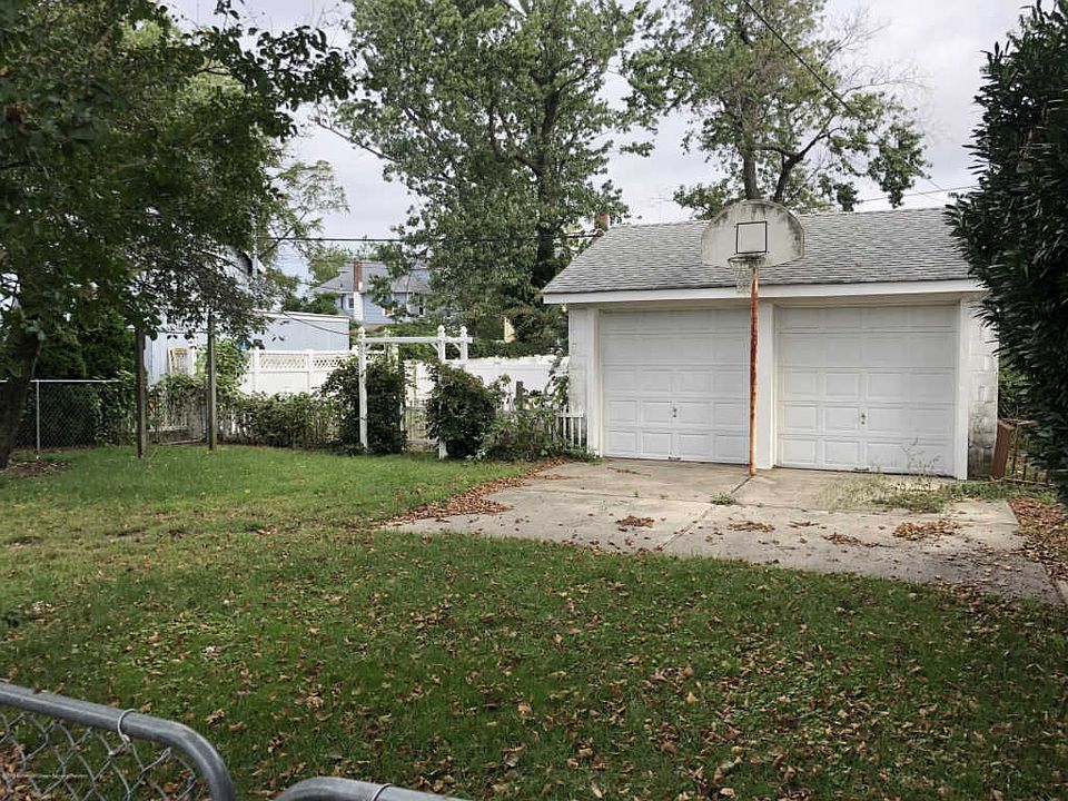 2nd image of 606 9th Ave