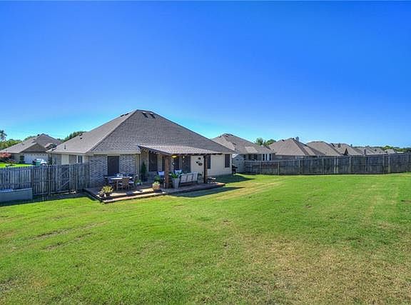 5th image of 116 Fieldview Dr
