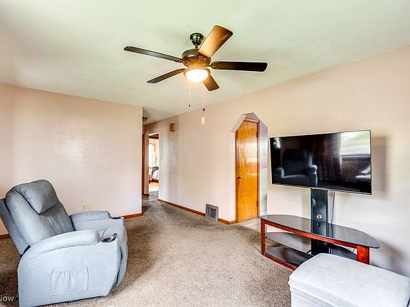 3rd image of 1213 Clifton Ave