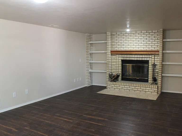 2130 Crystal River Dr — Photo 9