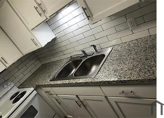 2248 W Princeton Ave #D — Photo 15