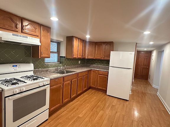 3rd image of 5632 N Saint Louis Ave #G
