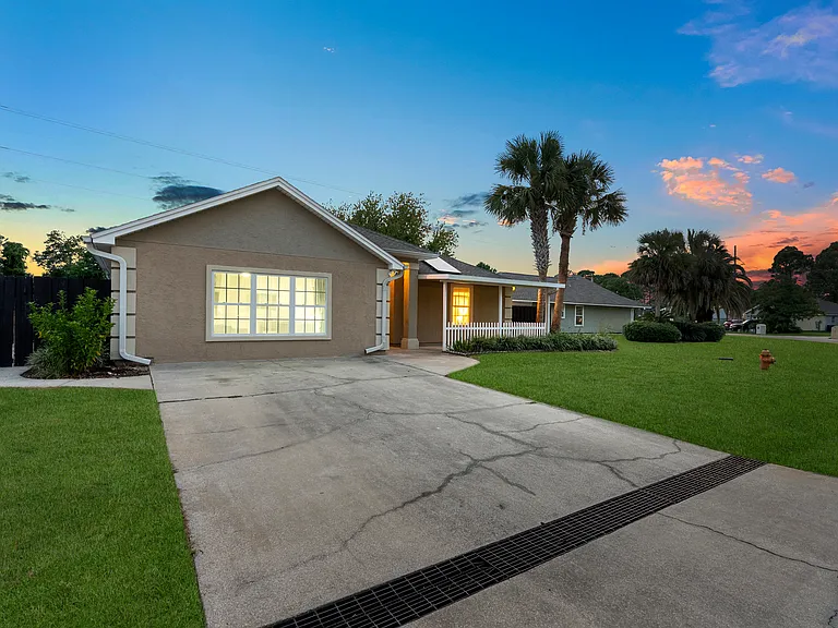 416 Brady Way — Photo 8