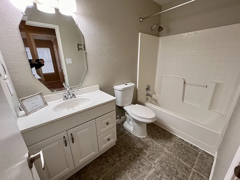 2805 Yorkfield Ct — Photo 22