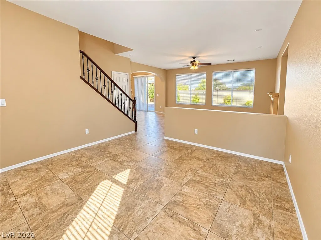 4 bed, 3.5 bath, 1904 sqft, $2,340 — Photo 3
