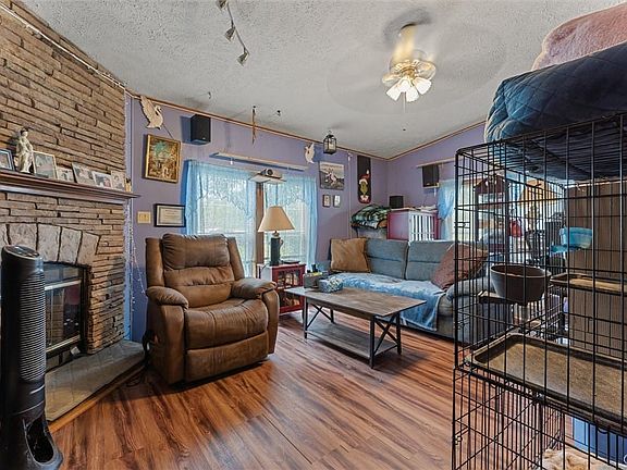 3rd image of 131 Island Rd
