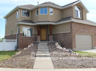 933 W 2400 S, Syracuse, UT 84075