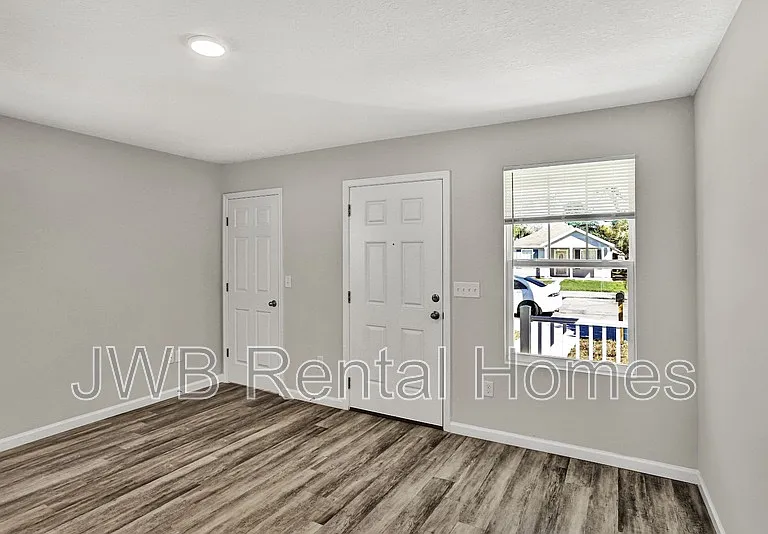 1362 Florida Ave — Photo 3