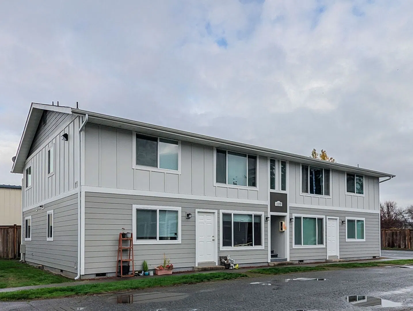 1028 Cedar Ave — Photo 1